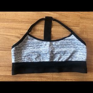 VS PINK ultimate lightly lined sports bra